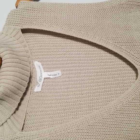 BCBGeneration Cutout Knit Turtleneck Sweater Vest - Picture 3 of 6